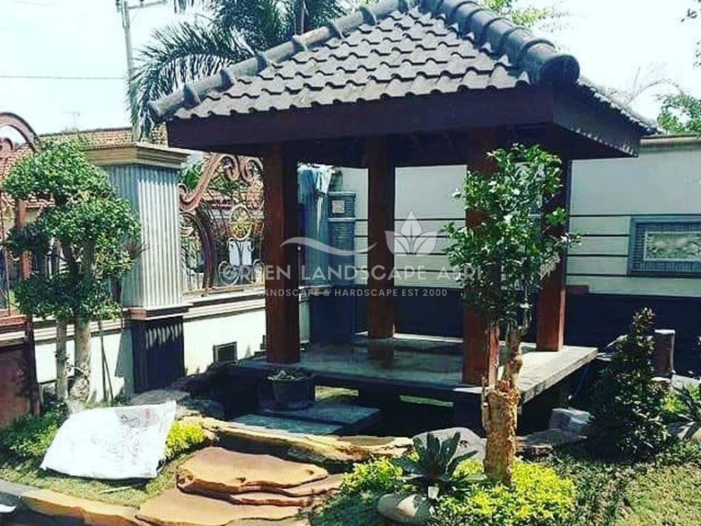 relief kolam taman rumah