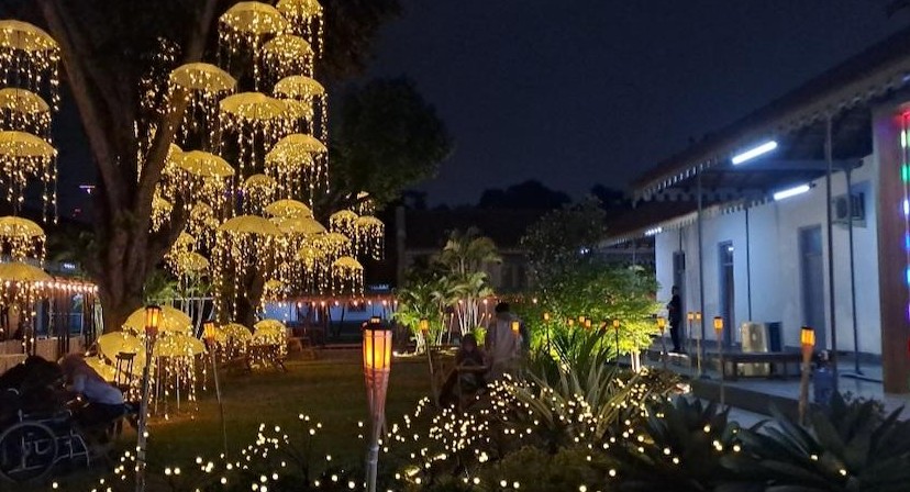 Cara Mengatur Pencahayaan Taman Malam Hari