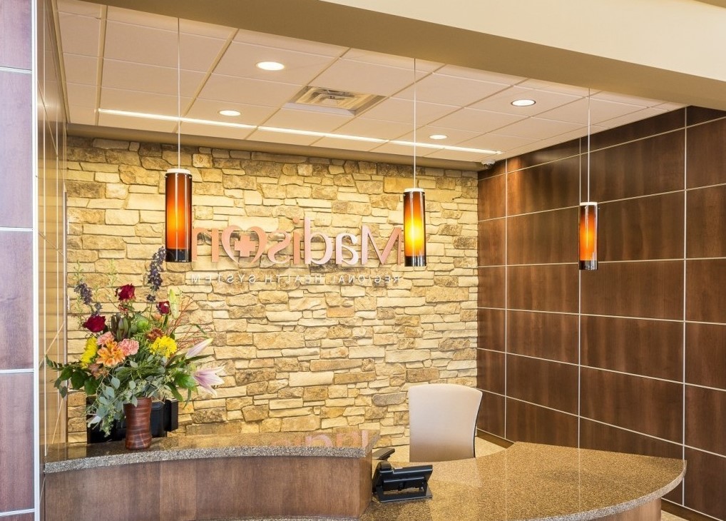 Batu Alam Dinding Lobby Kantor yang Terlihat Mewah