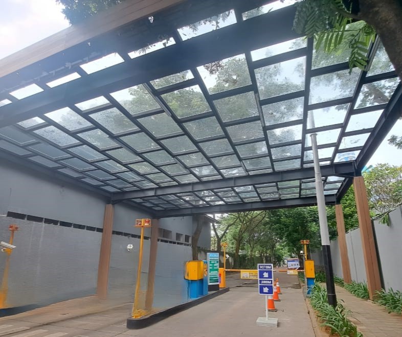 Kanopi Parkir Kantor dari Baja Ringan yang Elegan
